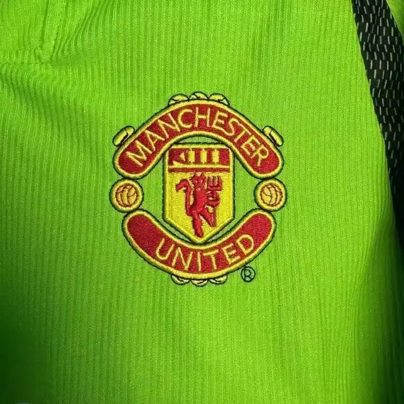 1998-1999 Manchester United Goalkeeper Long Sleeve Soccer retro kit