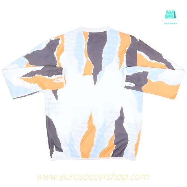 2024-2025 Real Madrid Pre-Match Warm Top (White)