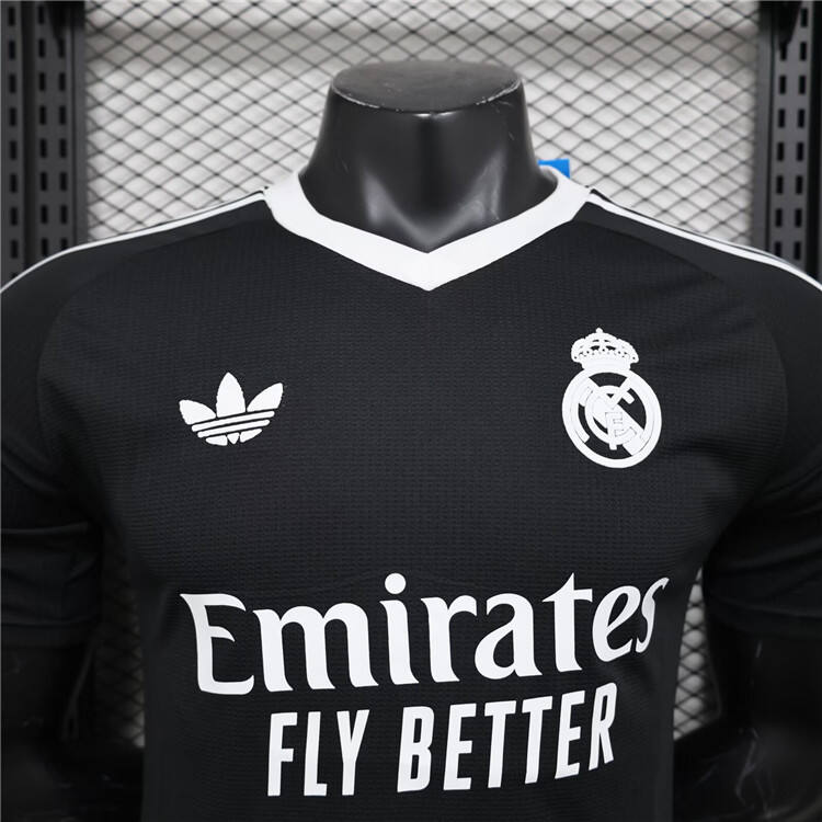 Authentic Real Madrid 2425 Goalkeeper Match Shirt - Official Replica