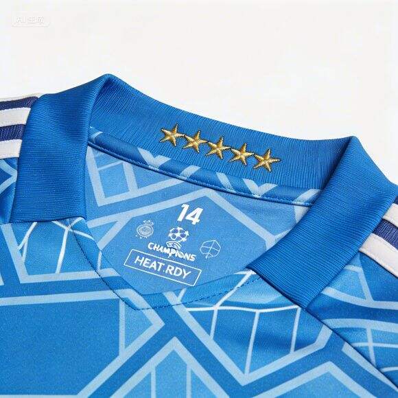 camiseta local del Real Madrid 2025-26