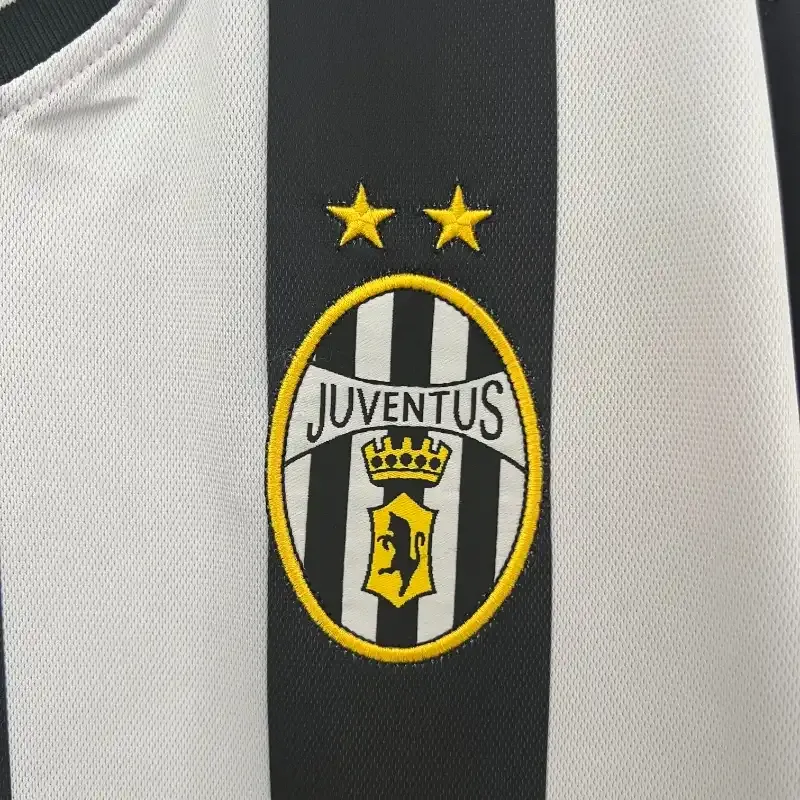 2001-2002 Juventus Jersey retro kit