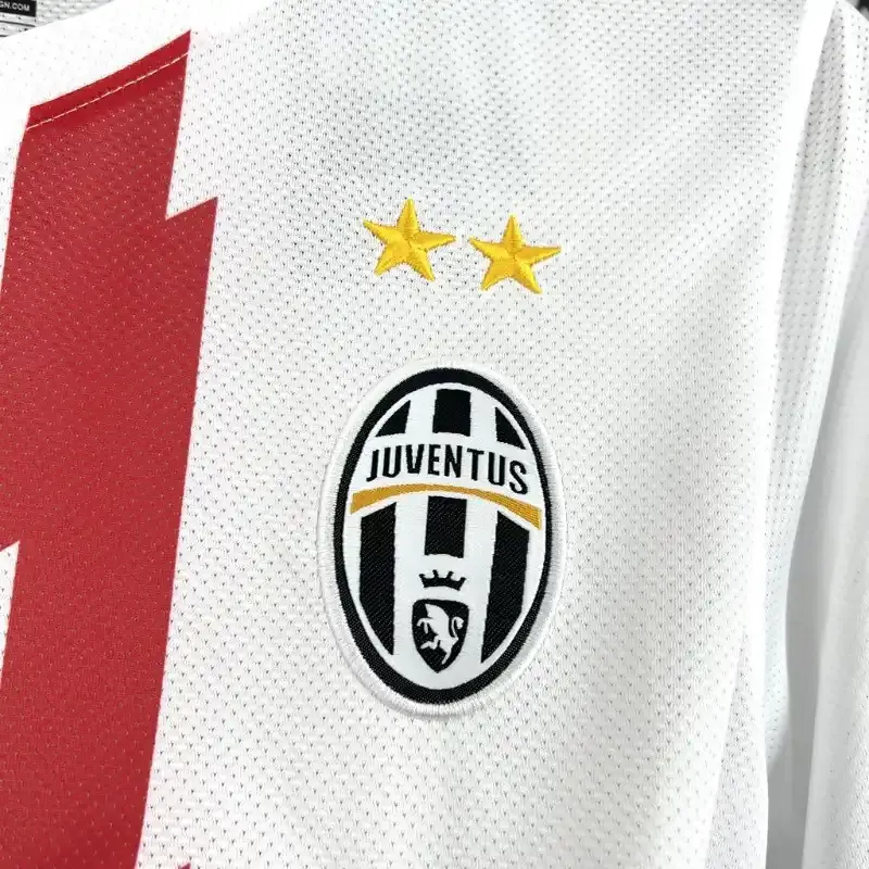2010-2011 Juventus Jersey retro kit
