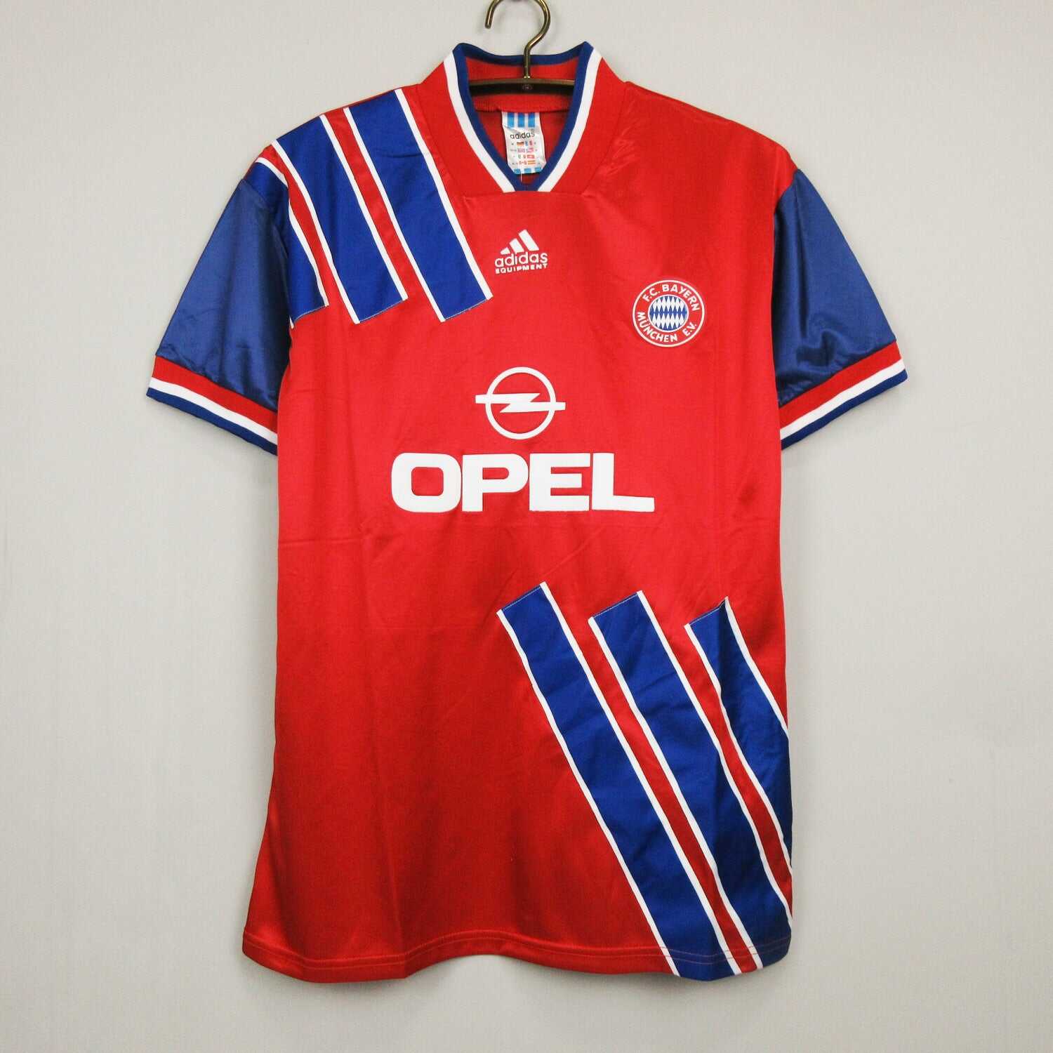 1993-1995 Bayern Munich Home kit