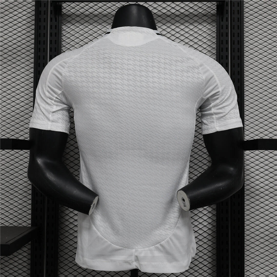 Lightweight Authentic Real Madrid 2425 Home Match Shirt