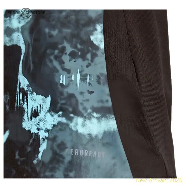 Exceptional 2024-2025 Bayern Munich Road Jersey (womens)