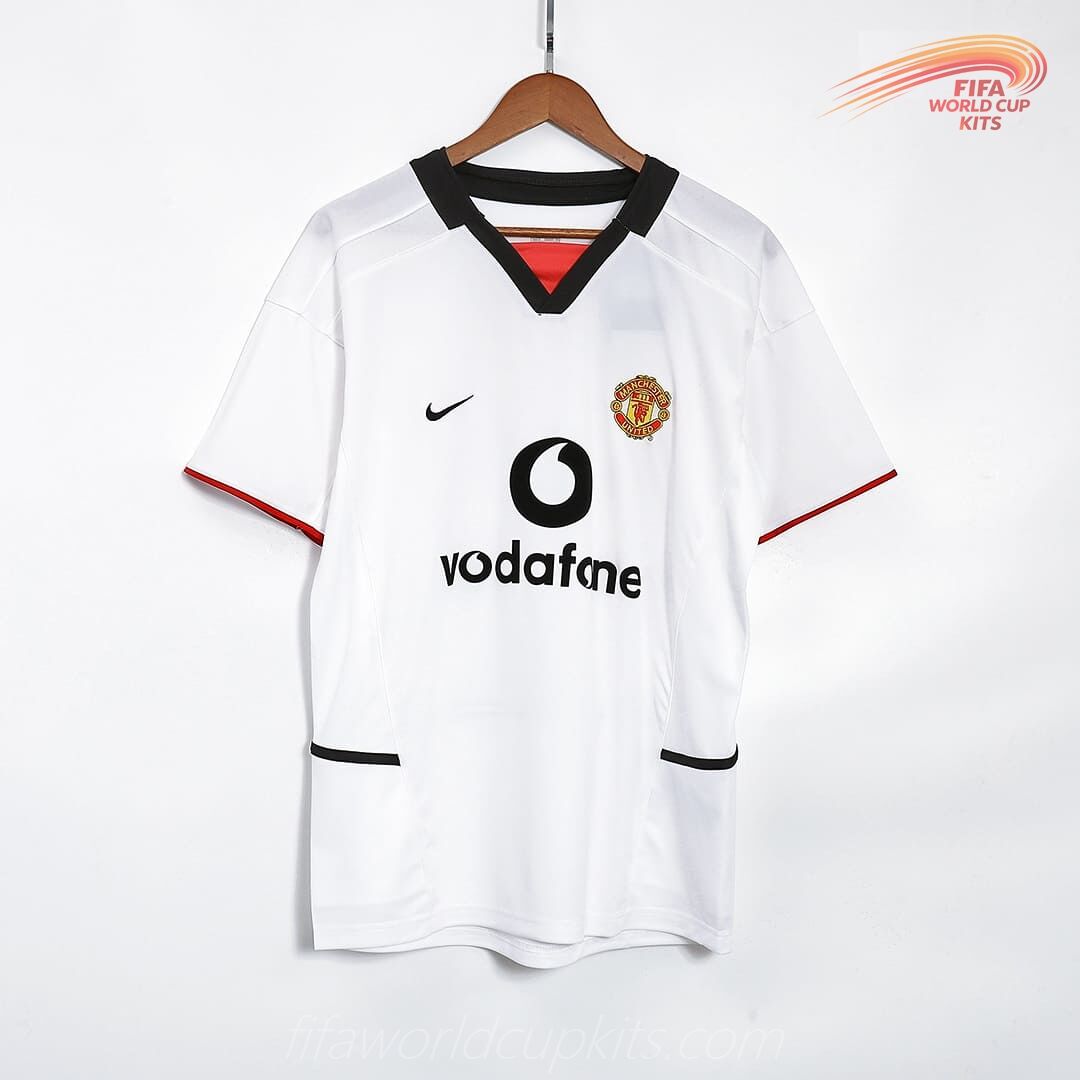 Manchester United Travel Football Shirt 02-03