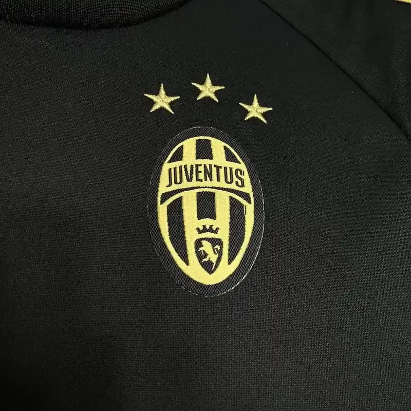 2015-2016 Juventus Third retro kit