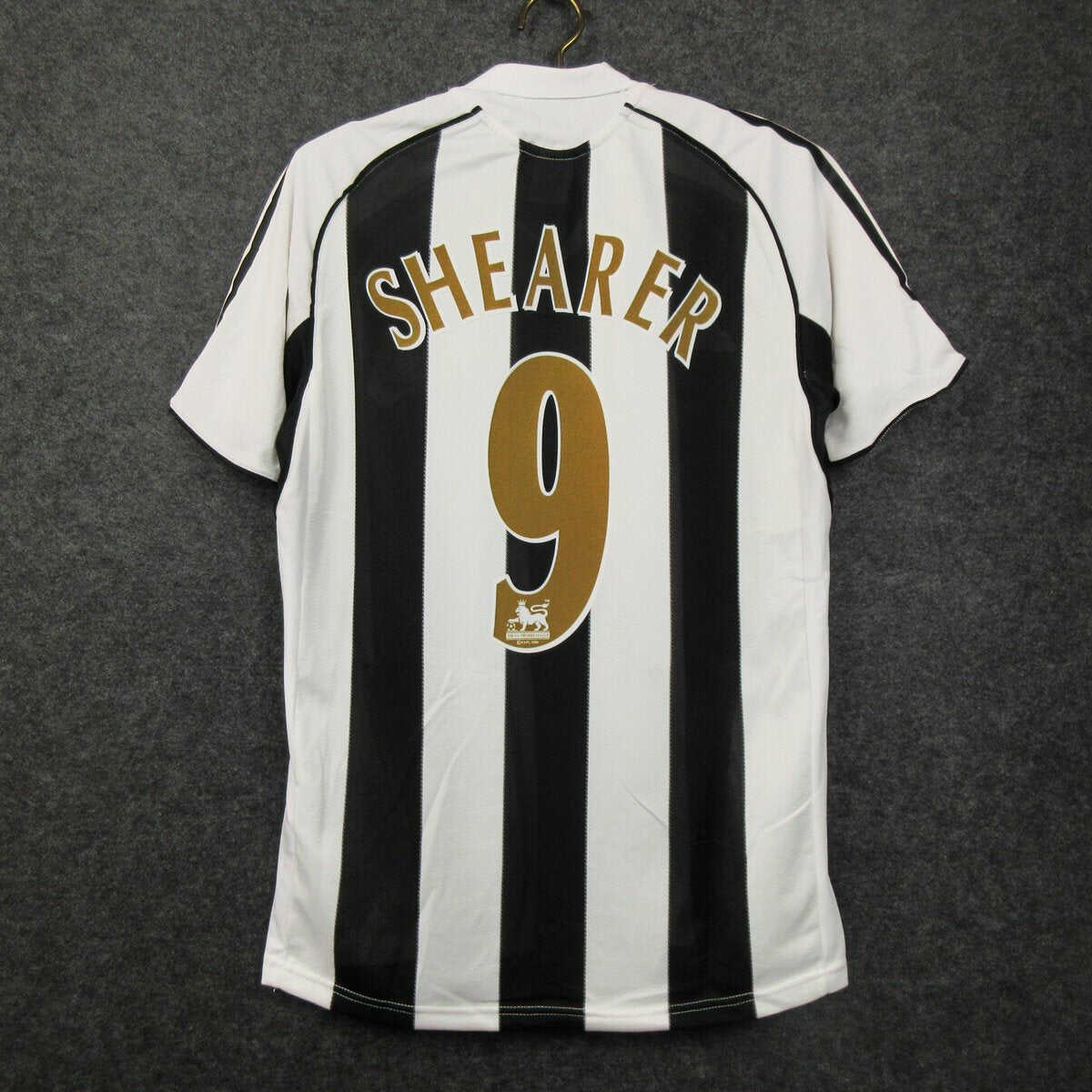 2005-2006 Newcastle  Home retro kit