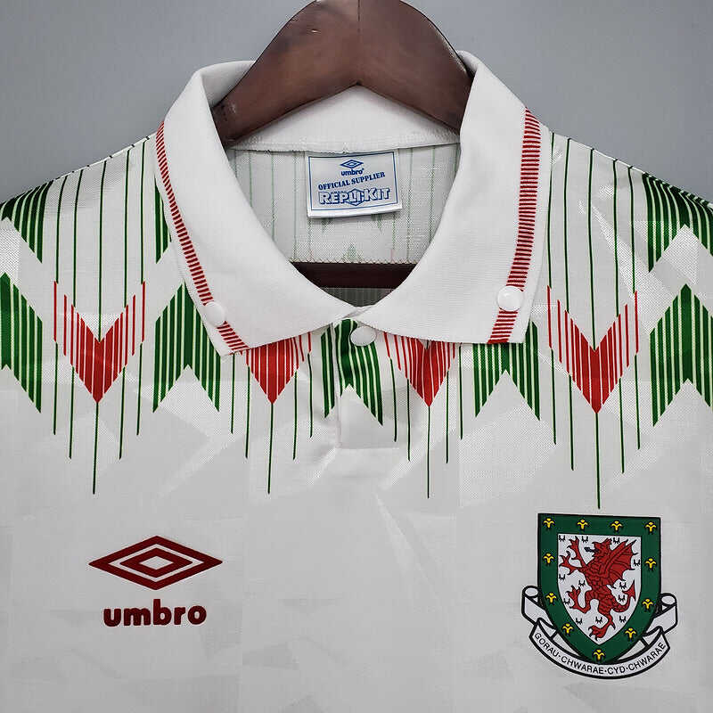 1990-1992 Wales away kit