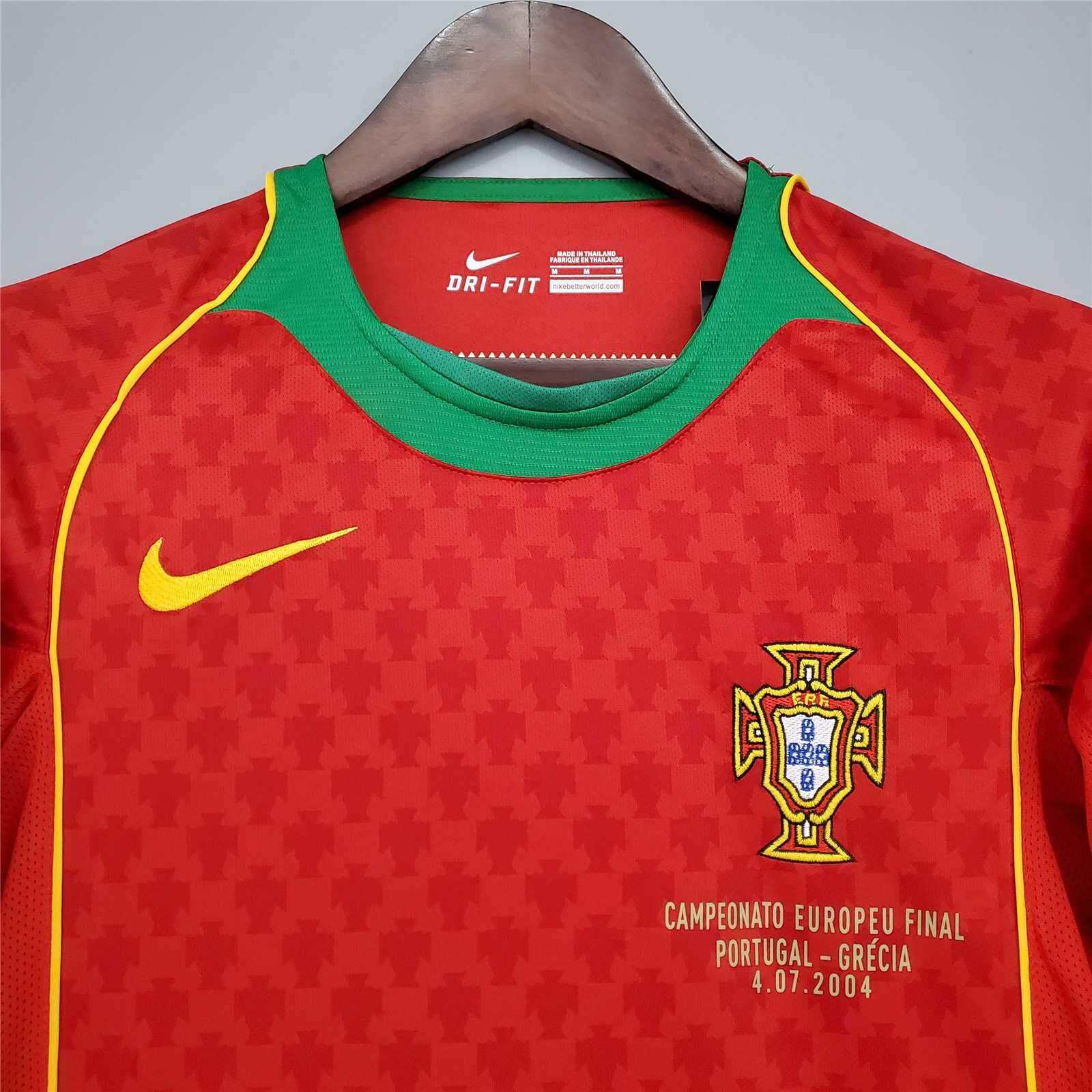 2004 Portugal Home kit