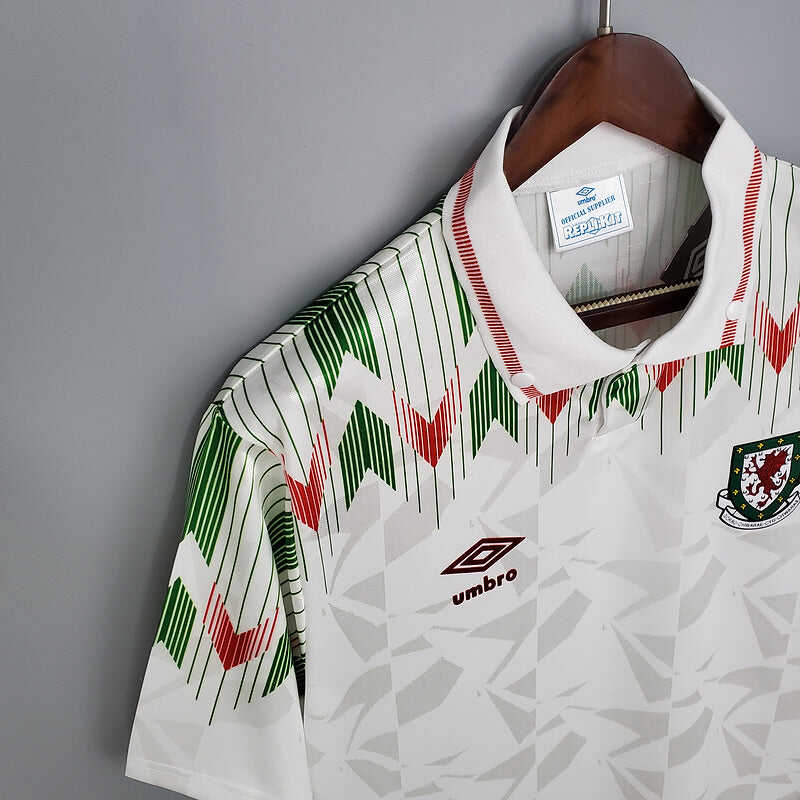 1990-1992 Wales away kit