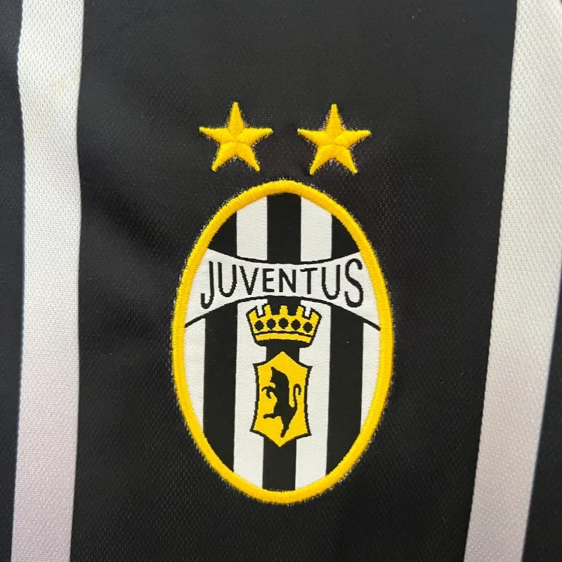 2000-2001 Juventus Black Soccer retro kit