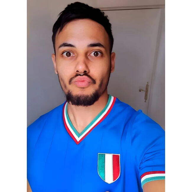 Latest Durable Italy Home Football Shirt (2)