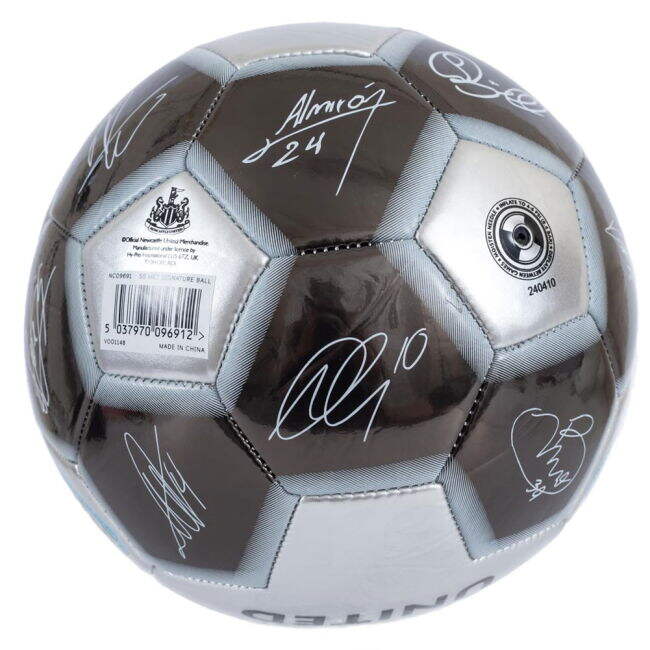 replica Newcastle United FC Sig 26 Football