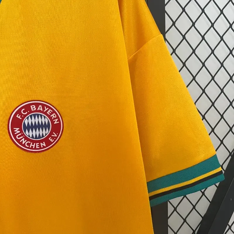 1993-1995 Bayern Munich Jersey retro kit