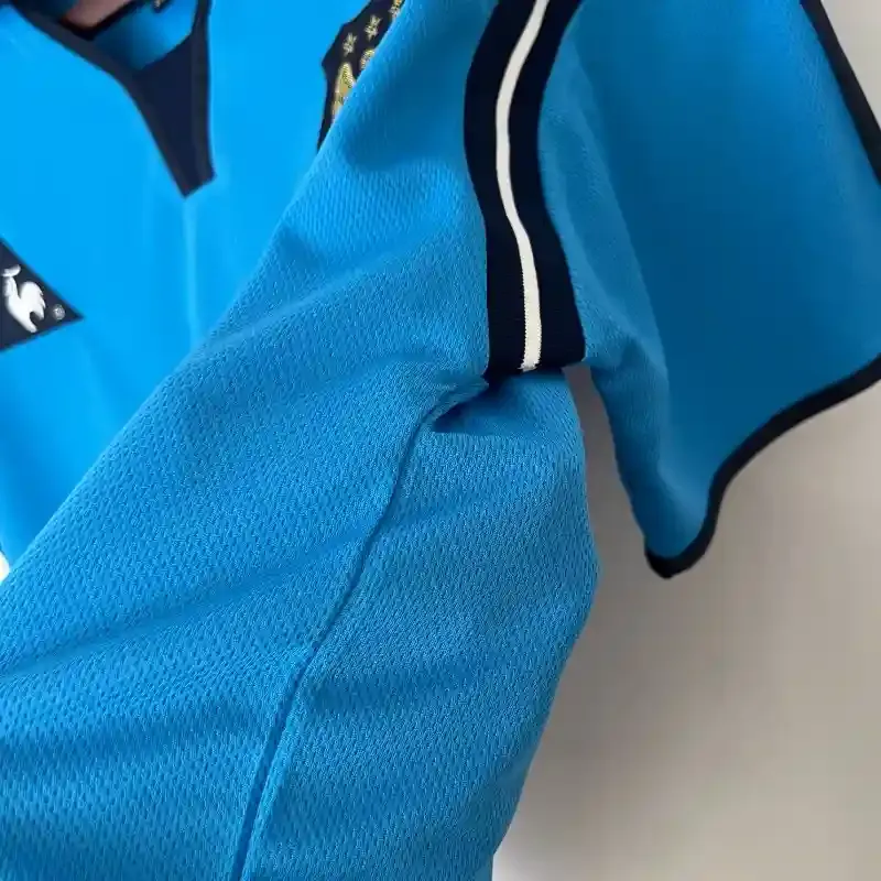 2001-2002 Manchester City Jersey retro kit