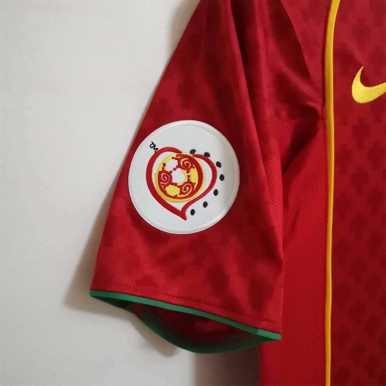 2004 Portugal Home kit