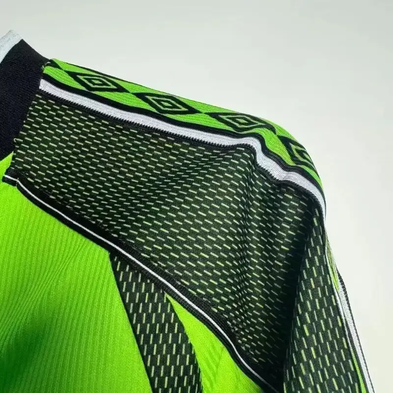 1998-1999 Manchester United Goalkeeper Long Sleeve Soccer retro kit