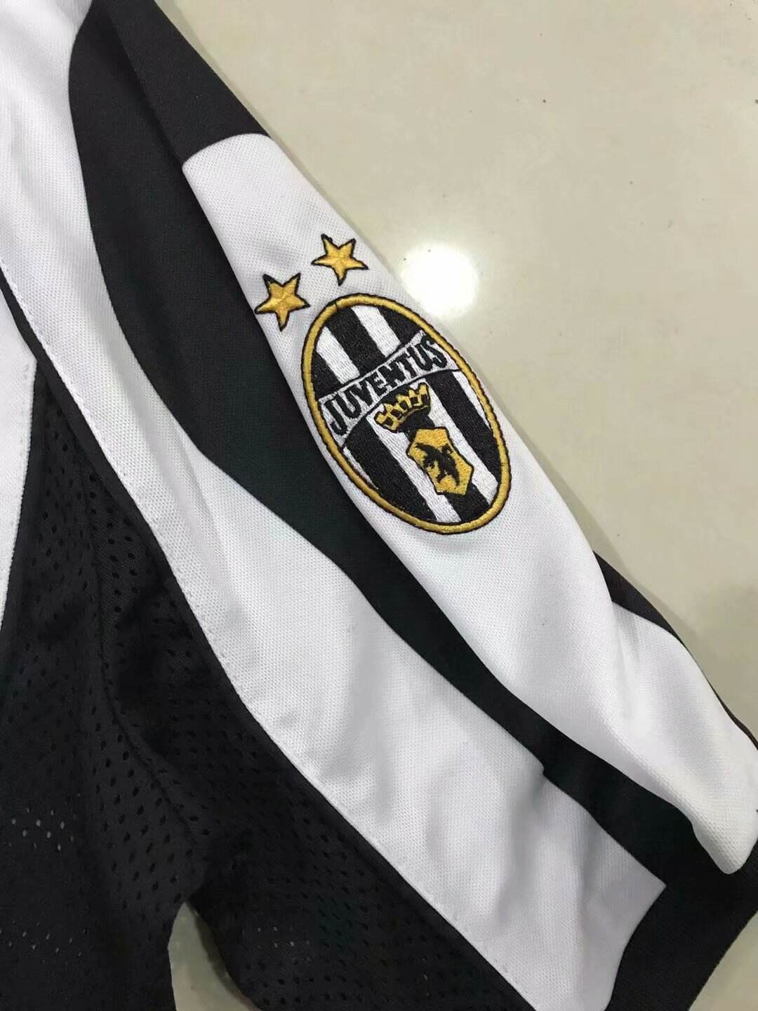 199798 JUVENTUS RETRO HOME SHIRT - Official Replica 3863