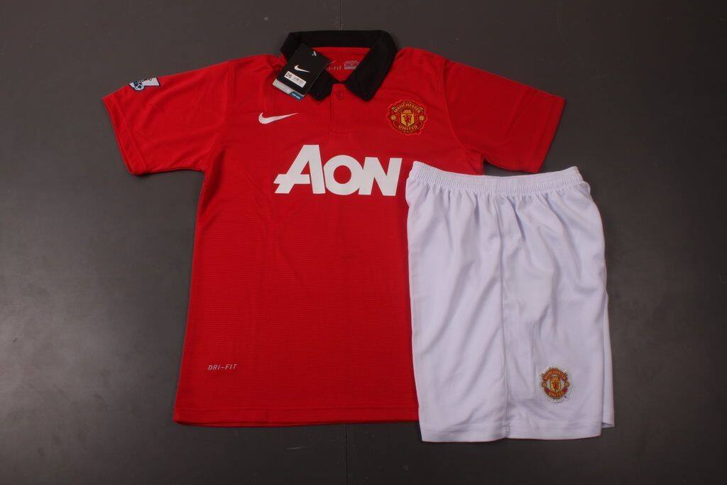 Kids Manchester United 1314 Home Jersey KitShirtshorts - Official