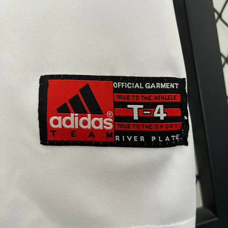 1998-1999 River Plate Jersey retro kit