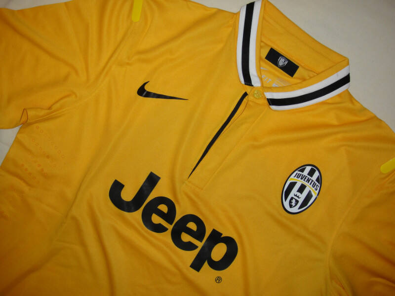 13-14 Juventus Away Yellow Jersey Whole KitShirtShortsSocks -