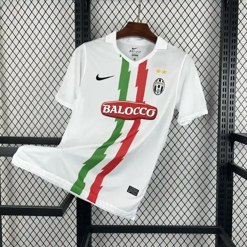 2010-2011 Juventus Jersey retro kit