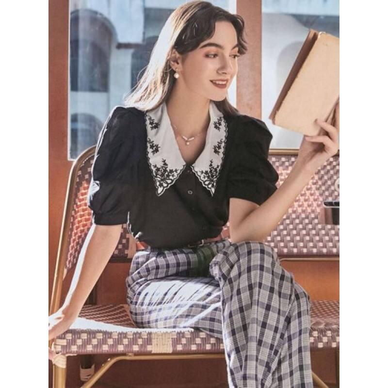 Retro Embroidered Flat Collar Puff Sleeve Blouse PO6893