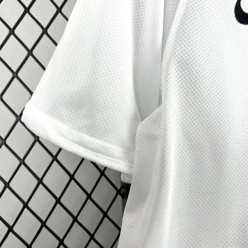 2010-2011 Juventus Jersey retro kit