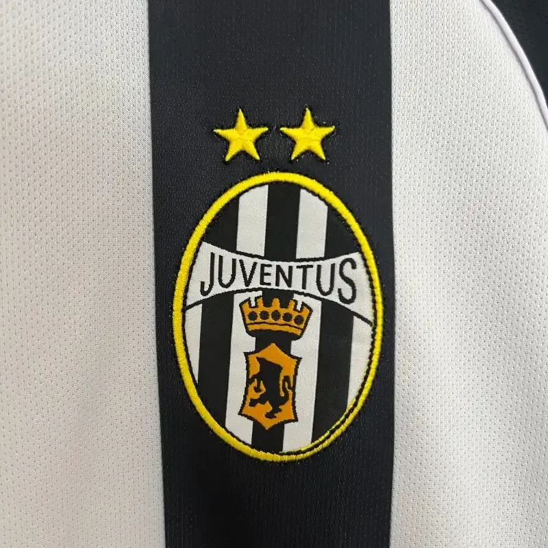 2002-2003 Juventus Jersey retro kit