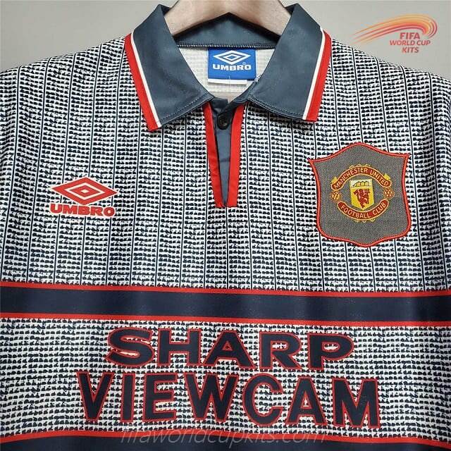 95-96 season Manchester United Travel Football Strip