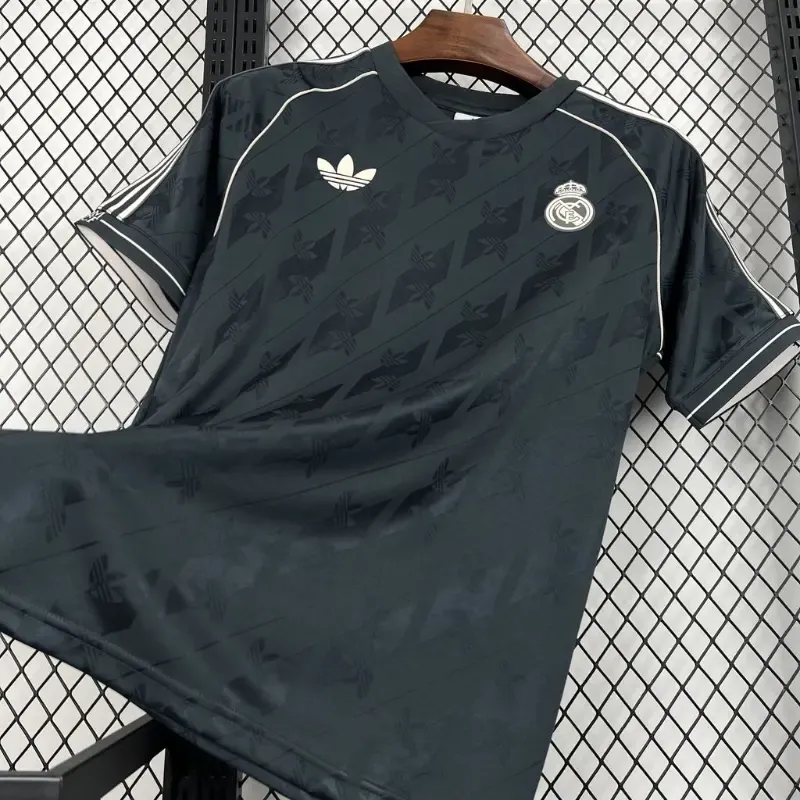 Real Madrid Black Retro Model Soccer retro kit