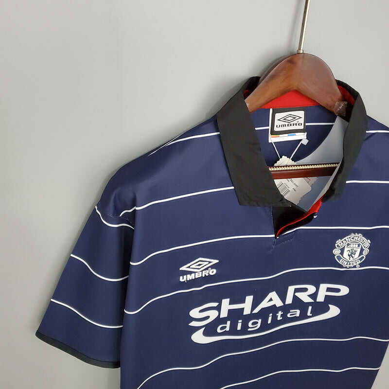 1999/00 Man United away kit