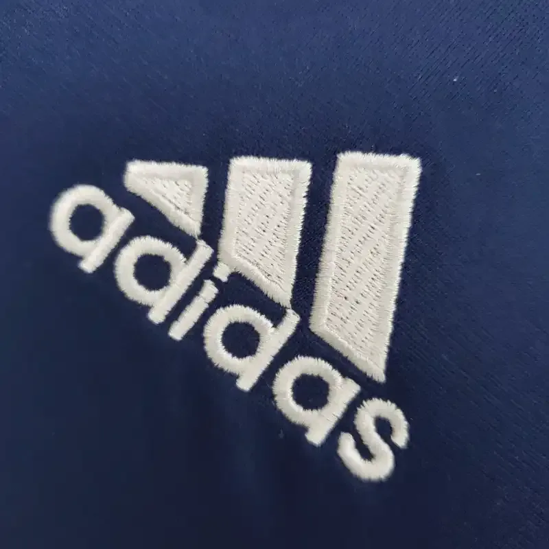 2005-2006 Real Madrid Jersey retro kit