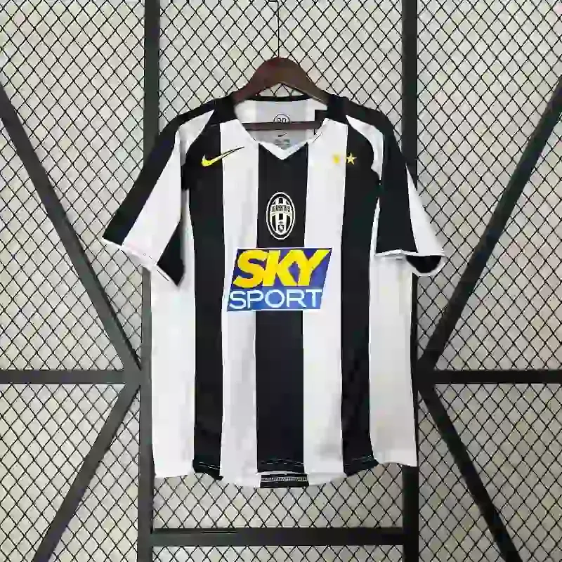 2004-2005 Juventus Jersey retro kit