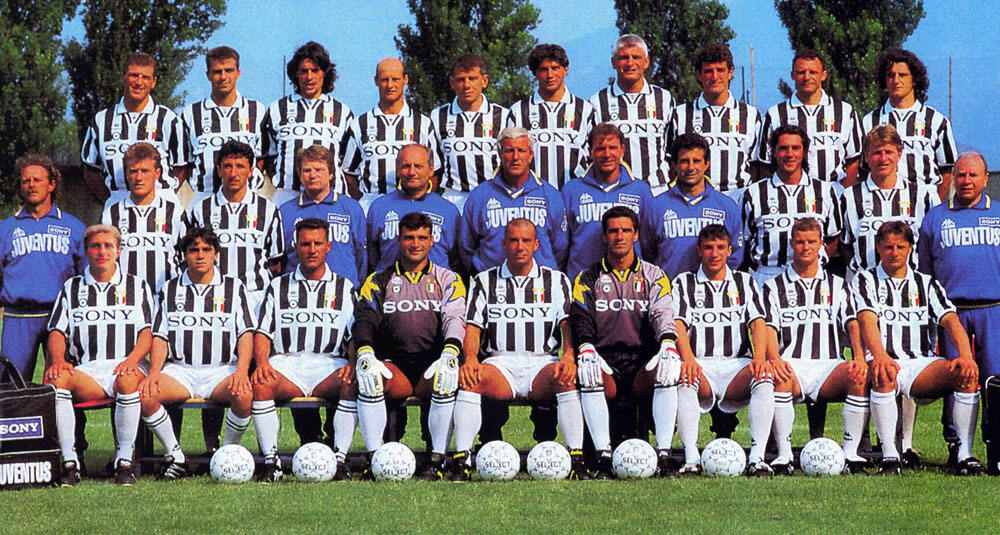 199597 JUVENTUS RETRO HOME SHIRT - Official Replica 3813