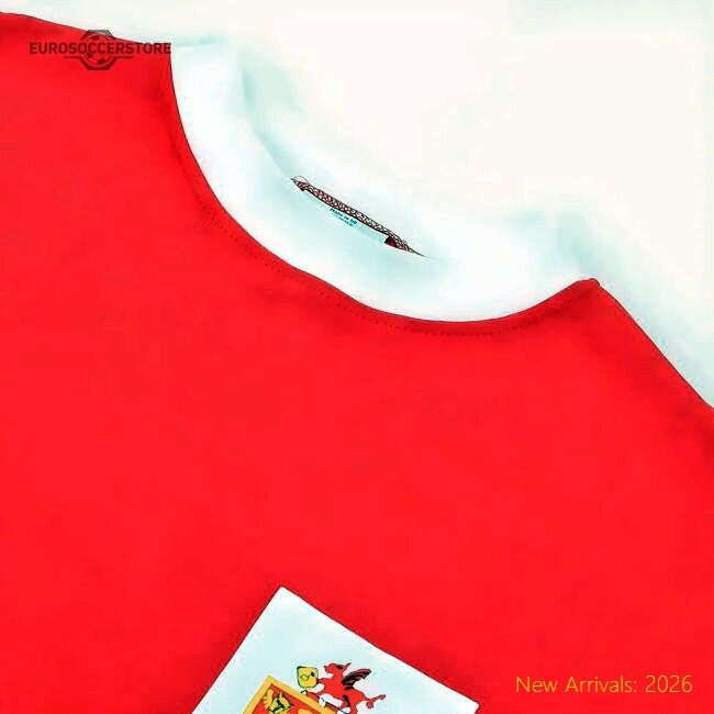 Superior Wrexham 1967-1970 Retro Football Shirt - Economical