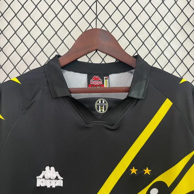 1996-1997 Juventus Third retro kit