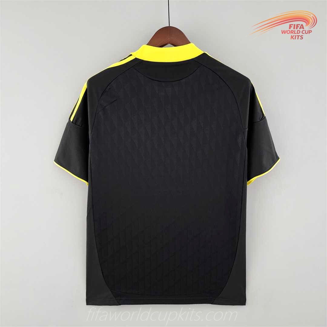 Third Football Jersey of Liverpool 10-11