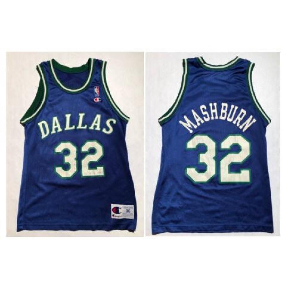 Official Dallas Mavericks 32 Jersey - Game Day Essential