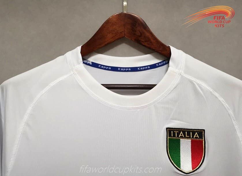 Visiting Soccer Jersey of Italy 2000 vintage