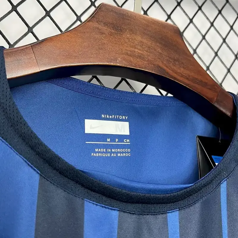 2004-2005 Barcelona Jersey retro kit