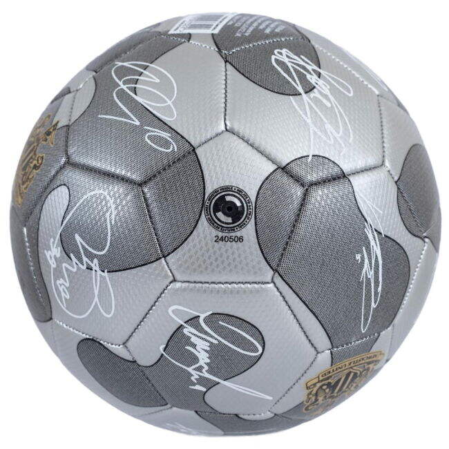 Fashionable Newcastle Newcastle United FC Camo Sig Football for Gam...
