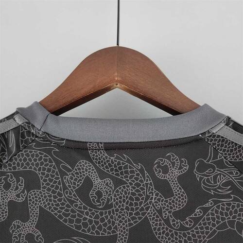 Real Madrid Official Camiseta - Match Day Essential - Stylish Design