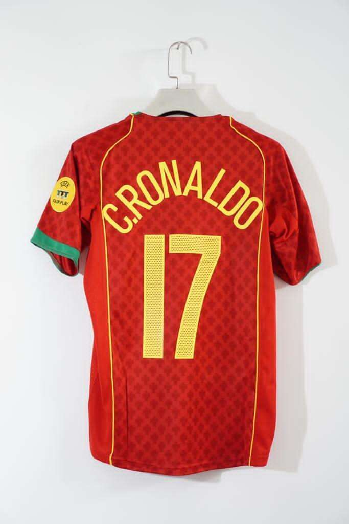 2004 Portugal Home kit