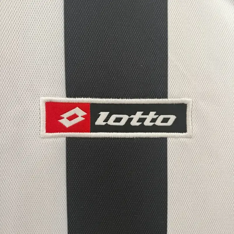 2001-2002 Juventus Jersey retro kit