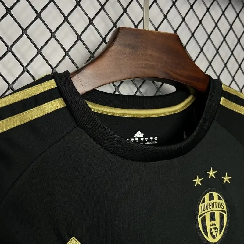 2015-2016 Juventus Third retro kit