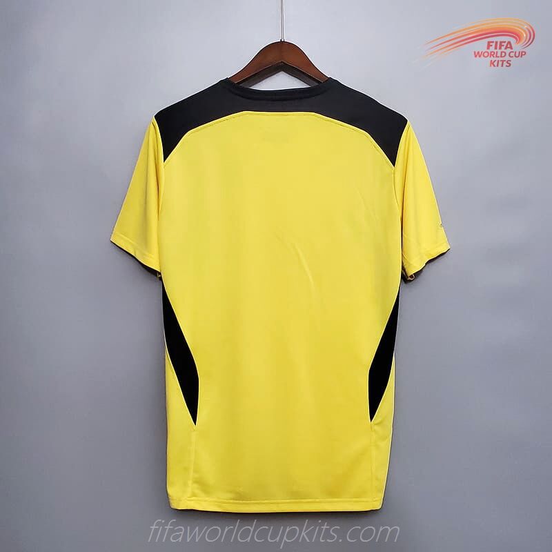 Liverpool 04 to 05 Away Butter Football Strip