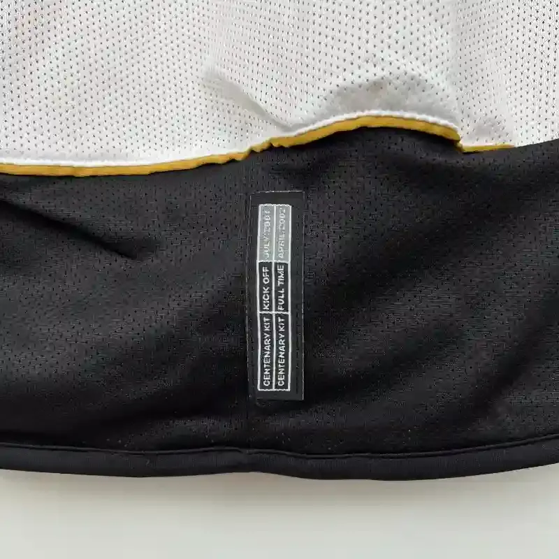 2001-2002 Long Sleeve Manchester United100th Anniversary Soccer retro kit