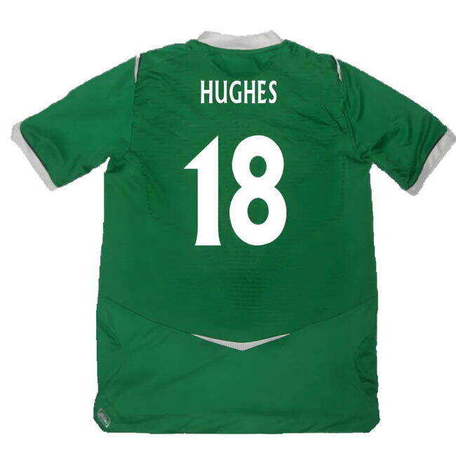 Exquisite Northern Ireland 2008-09 Home Shirt ((Excellent) M) (Hughes 18) Elegant